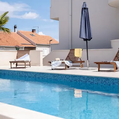 شقة 2 Pools-2 By Interhome *