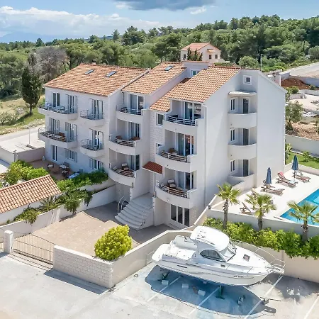 2 Pools-2 By Interhome *