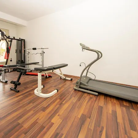 2 Pools-2 By Interhome *