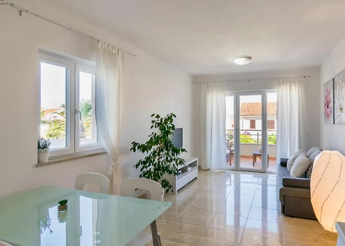 2 Pools-2 By Interhome Apartman