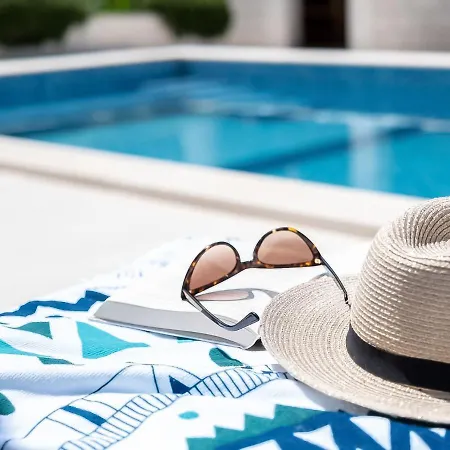 2 Pools-2 By Interhome شقة *