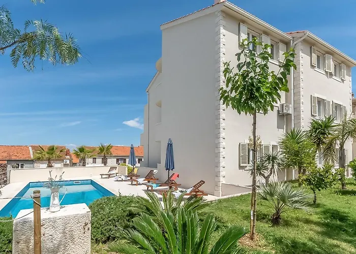 2 Pools-2 By Interhome *